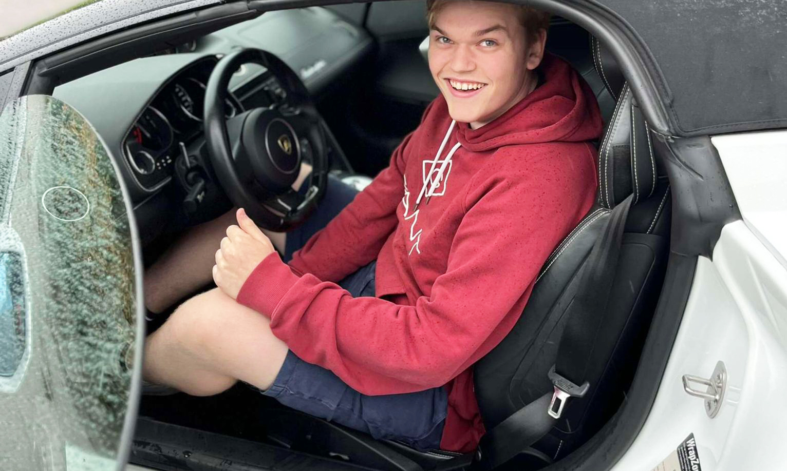 Kristian (19) fra Drammen fikk gavekort på Kjør Lamborghini – “Det jeg husker best var sjokket jeg fikk”