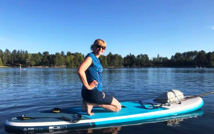 Tone (46) fra Oslo ble overrasket av søsteren med en dag med stand up paddling